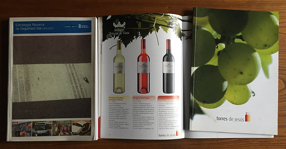 folletos y catálogos de productos de empresa