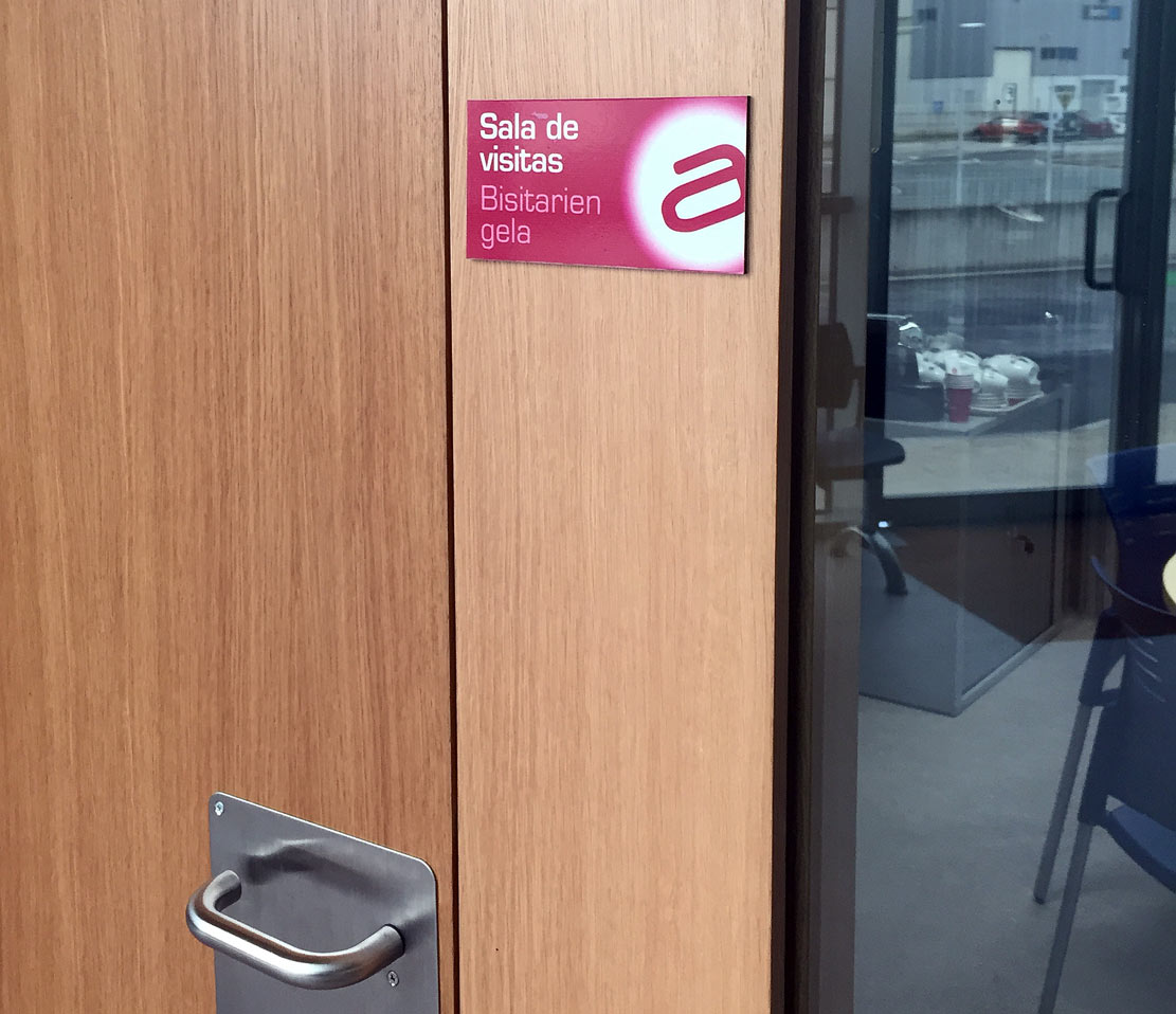 ROTULACIÓN Y SEÑALÉTICA EN PAMPLONA NAVARRA